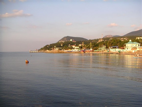 Image -- A sea shore in Alushta, Crimea.