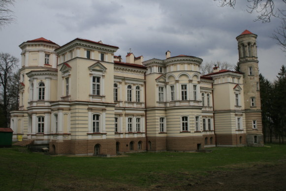 Image -- Bakonchytsi (Bakonczyce) near Peremyshl (Przemysl): the Lubomirski palace.