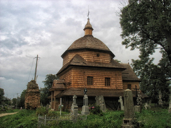 Image -- Belz, Lviv oblast: Saint Parasceve Church (17th century).