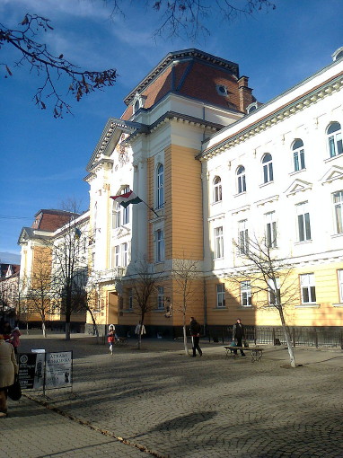 Image -- Berehove: the Transcarpathian Hungarian Institute.