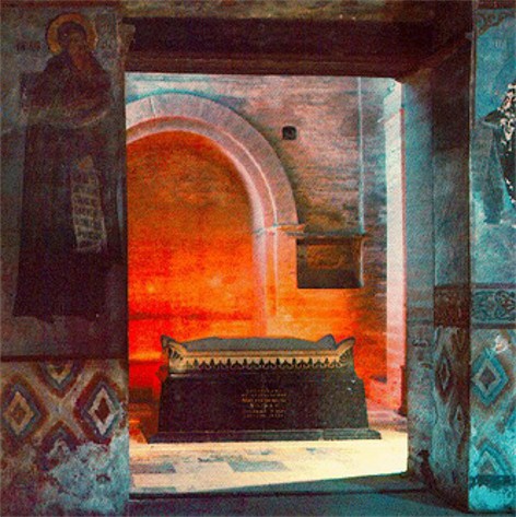 Image -- A sarcophagus built in 1947 on the grave of Grand Prince Yurii Dolgoruky in the Transfiguration Church in Berestove.