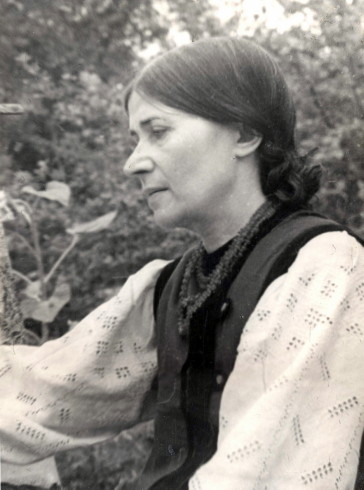 Image -- Kateryna Bilokur (1950s).