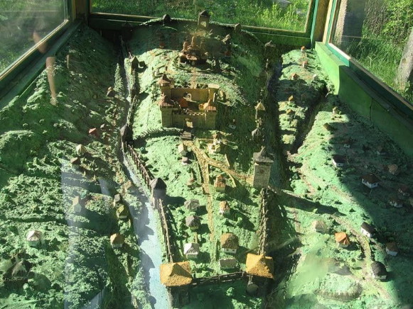 Image -- A model of the Busha fortress.