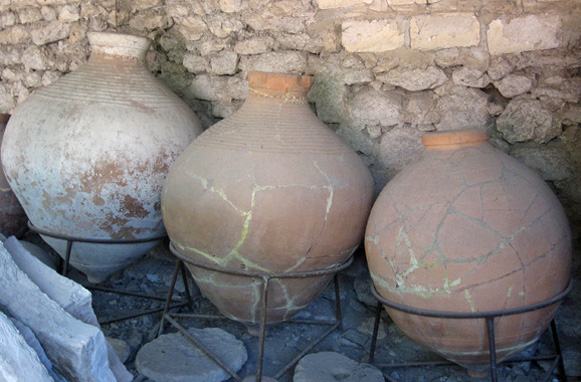Image -- Clay jars from Chersonese Taurica (in the Khersones Tavriiskyi National Preserve museum).