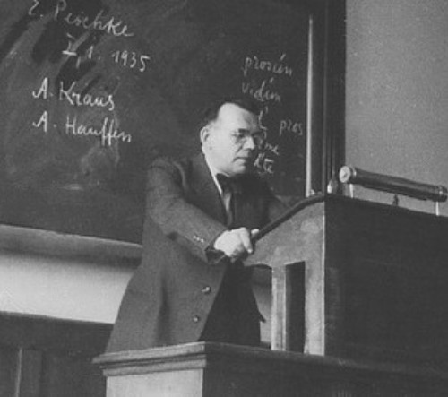 Image -- Dmytro Chyzhevsky (Halle 1935).