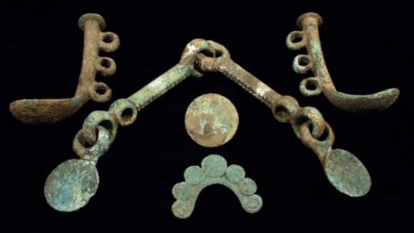 Image -- A Cimmerian bronze bridle (8th century BC).