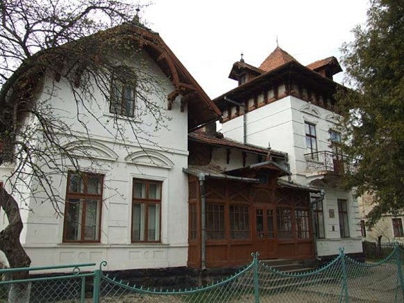 Image -- Deliatyn: the building of the Marko Cheremshyna Memorial Museum.