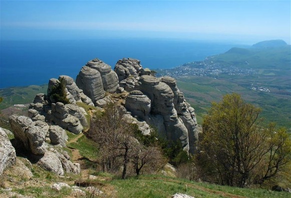 Image -- The southern crest of Demerdzhi Yaila in the Crimean Mountains.