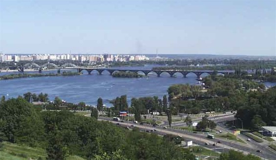 Image -- Panorama of the left bank of the Dnipro River in Kyiv.