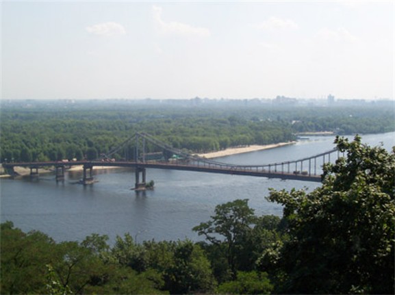 Image -- The Dnipro River in Kyiv.