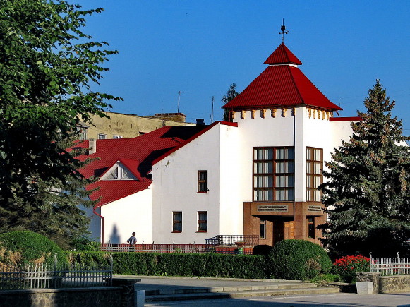 Image -- Dolyna: Boikivshchyna Museum.