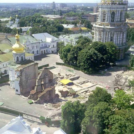 Image -- Dormition Cathedral of the Kyivan Cave Monastery before reconstruction (1997).