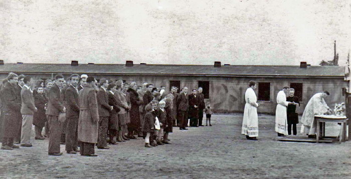 Image -- Ukrainian liturgy at the DP Camp in Burgdorf (1946).