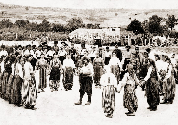 Image -- Gagauzy in Bulgaria (historical photo).