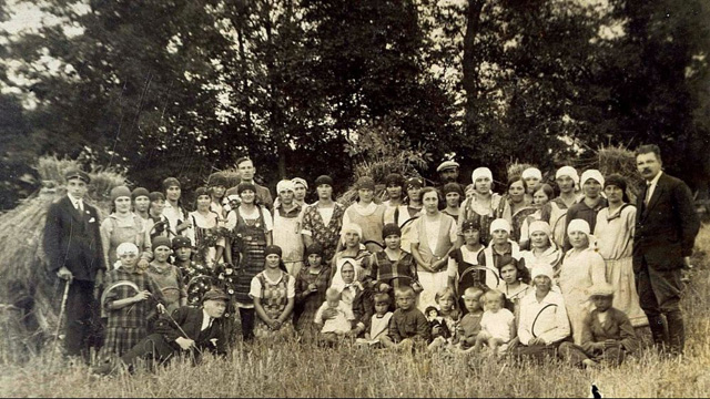 Image -- Dutch Immigrants in Volhynia (early 20th century).