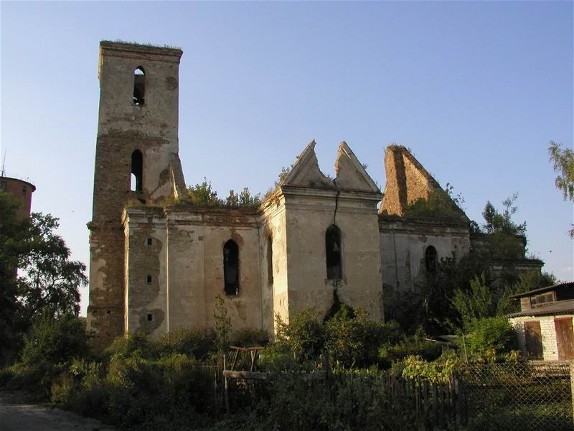 Image -- Ruins of St. John the Baptist Roman Catholic Church in Iziaslav.