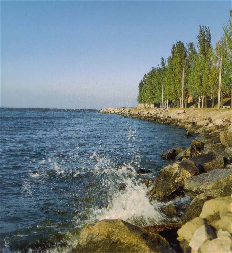 Image -- The Kakhovka Reservoir near Nikopol.