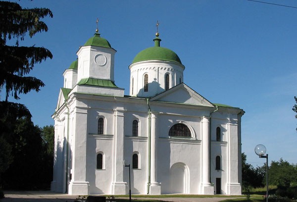 Image -- Kaniv Saint Georges (Dormition) Cathedral (1144).