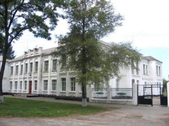Image -- The secondary school No. 1 in Khorol, Poltava oblast.