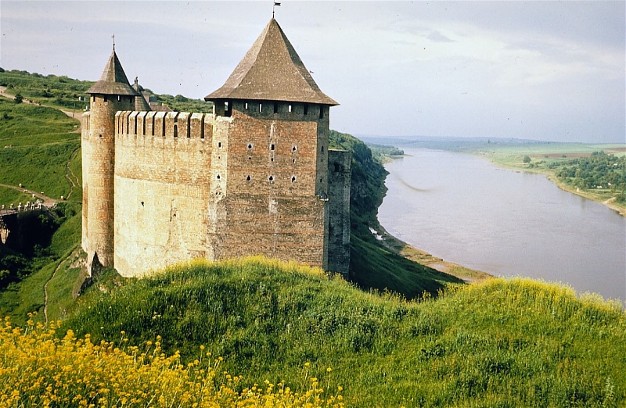 Image -- Khotyn castle: view from the north.
