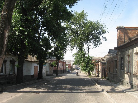 Image -- Kropyvnytskyi: a street in the old quarter.