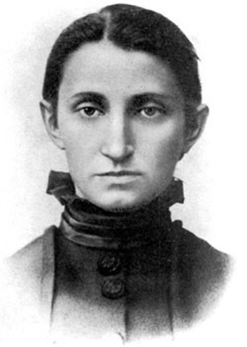 Image -- Olha Kobylianska (1899 photo).