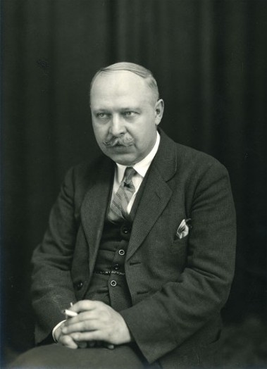 Image -- Oleksander Koshyts (1926 photo).