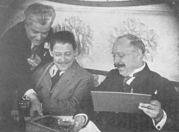 Image -- Oleksander Koshyts with Mexican composers M. de Pons and Ledro de Tejada in Mexico City, 1922.