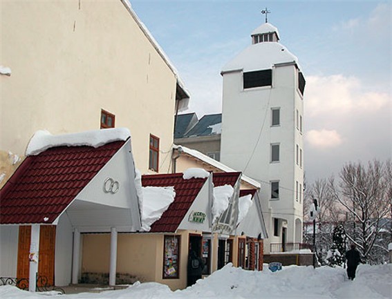Image -- Kosiv: town hall.