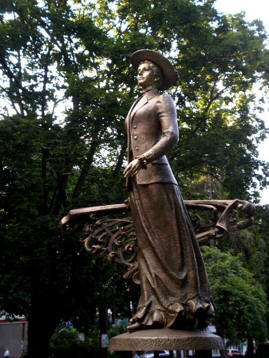 Image -- Monument of Solomiia Krushelnytska in Lviv.