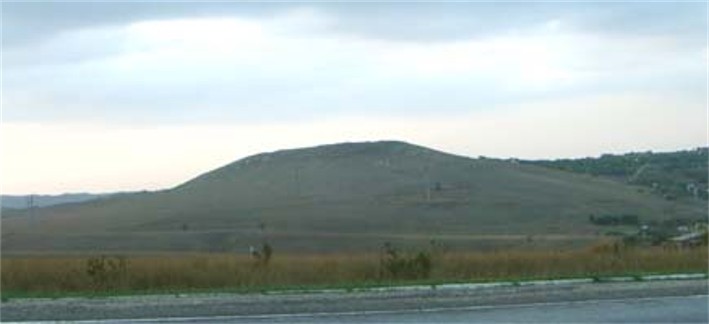 Image -- A hill on which the Kul Oba kurhan is located.