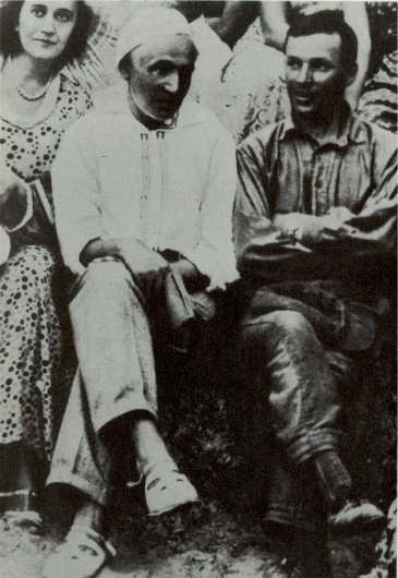 Image -- Sofiia Fedortseva, Les Kurbas, and Mykola Kulish (1933).