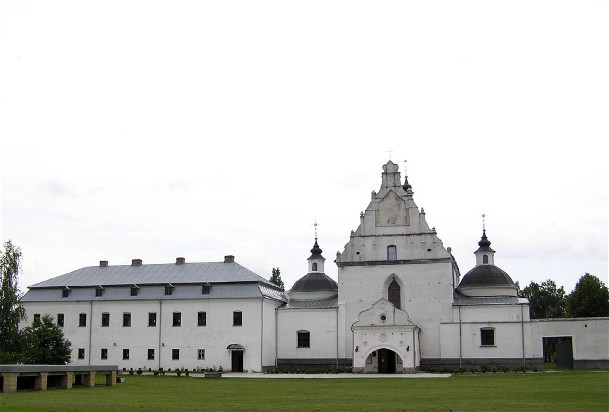 Image -- Letychiv: Saint Mary's Church of the Dominican monastery complex (1606-38).