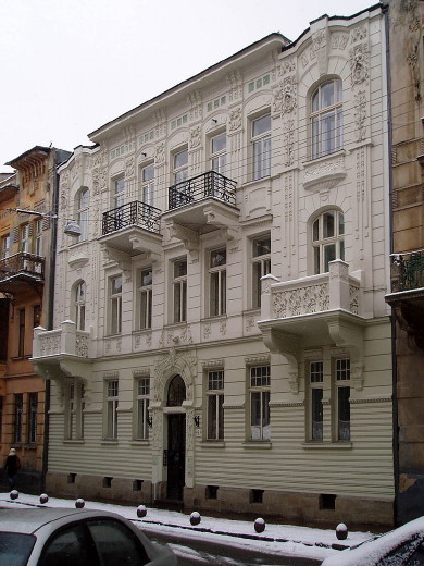Image -- A building in Lviv designed by Ivan Levynsky.