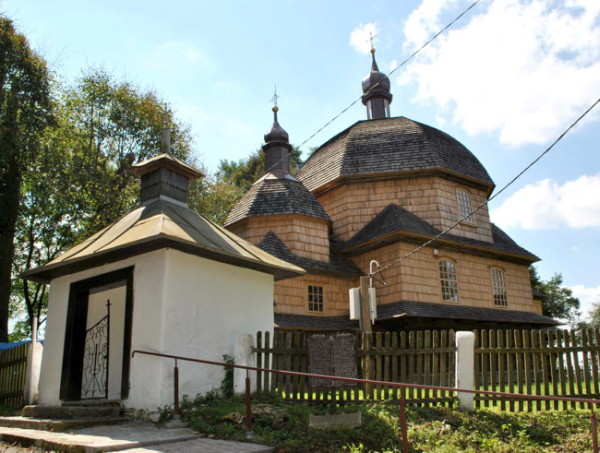 Image -- A Ukrainian church in Liubycha Korolivska (Lubycza Krolewska) in the Roztochia region.