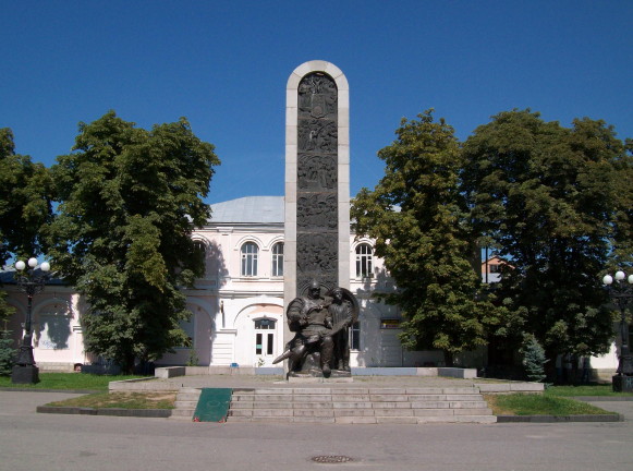 Image -- Lubny: Monument of Grand Prince Volodymyr the Great in the city center.