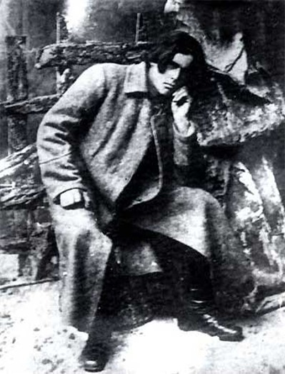 Image -- Nestor Makhno (1919 photo).