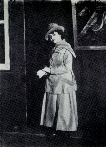 Image -- Sofiia Manuilovych as Candida in G.B. Shaw's play in Molodyi Teatr (1918).