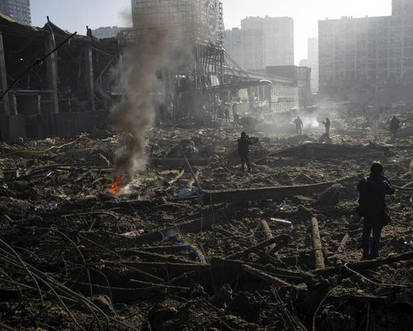 Image -- Mariupol (after Russian bombing in March 2022).