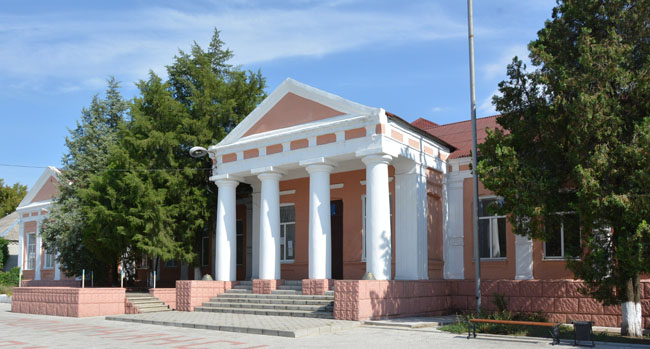 Image -- Molochansk, Zaporizhia oblast: German school.