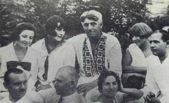 Image -- A group of former actors of the Molodyi Teatr in Odesa in 1927. First row (l-r): Y. Shevchenko, P. Dolyna, S. Manuilovych. Second row: O. Dobrovolska, P. Samiilenko, V. Vasylko, A. Smereka, S. Bondarchuk.