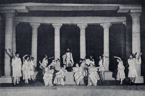 Image -- A chorus scene from the Molodyi Teatr production of Sophocles Oedipus Rex (1918).