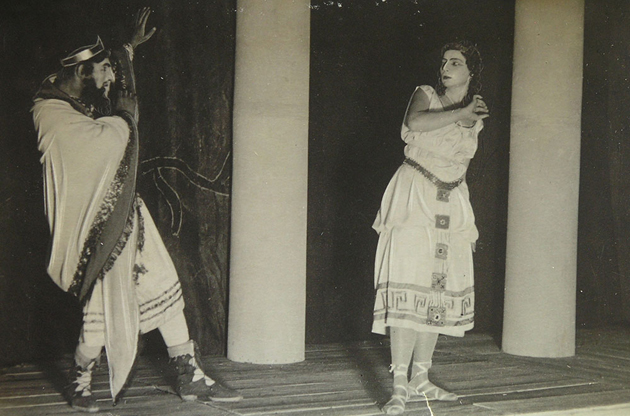 Image -- A scene from Les Kurbas' production of Sophocles' Oedipus Rex in Molodyi Teatr (1918).