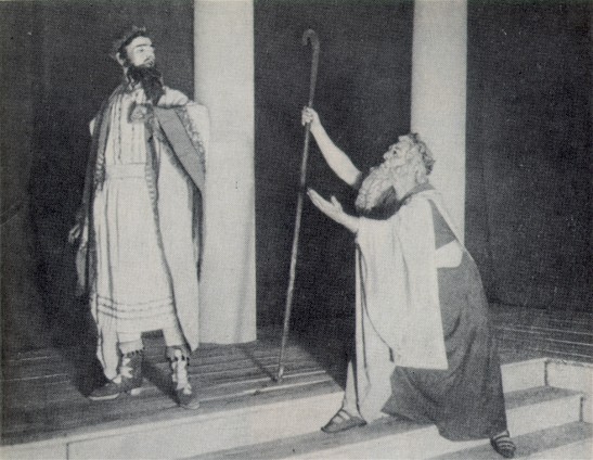 Image -- A scene from Les Kurbas' production of Sophocles' Oedipus Rex in Molodyi Teatr (1918). Kurbas as Oedipus and Semen Semdor as Theresius.
