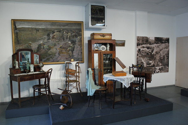 Image -- The Museum of Kyiv's History (exhibit hall).