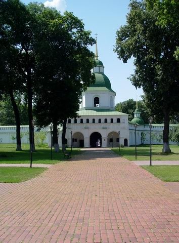 Image -- The gate bell tower (1820) of the Transfiguration Monastery in Novhorod-Siverskyi.