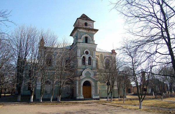 Image -- Novomyrhorod: the Zlatopil gymnasium building.