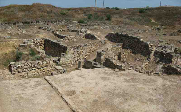 Image -- The ruins of the ancient city of Nymphaeum in the Crimea.