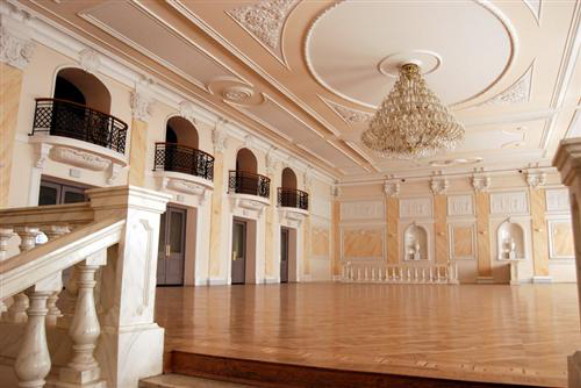 Image -- Odesa Academic Ukrainian Music and Drama Theater (interior).