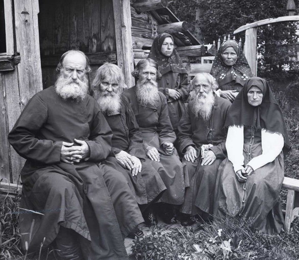 Image -- Old Believers (early 20th-century photo).
